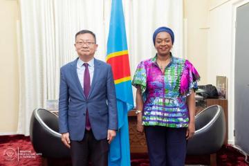 De-gauche-a-droite-lambassadeur-de-Chine-en-RDC-et-la-ministre-de-la-Culture-Arts-et-Patrimoine-Yolande-Elebe.jpg