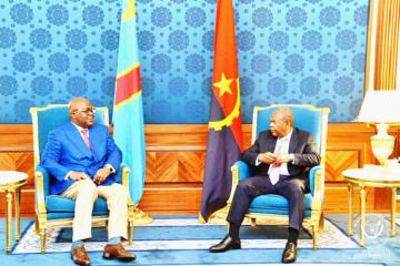   Fatshi et João Lourenço dans une réunion bilatérale à Luanda.