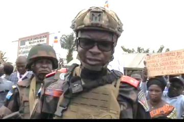 Le gouverneur du Nord-Kivu Eva Somo Kakule à Walikale. Photo droits tiers