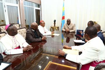 Le président Félix Tshisekedi à l'écoute des prélats catholiques et des pasteurs protestants de la RDC. Photo droits tiers