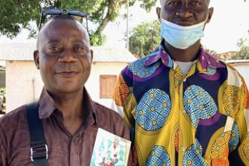 Anaclet Muyaya et André Nzala, parents des motards congolais qui accompagnaient les experts de l'Onu. Photo droits tiers