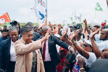 La Première ministre exhorte la population à soutenir les FARDC.  Photo cellcom primature