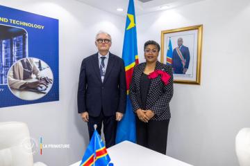 La Première Ministre, Judith Suminwa Tuluka, et le Vice-Président de Bureau Veritas, M. Stéphane Gaudechon. Photo primature