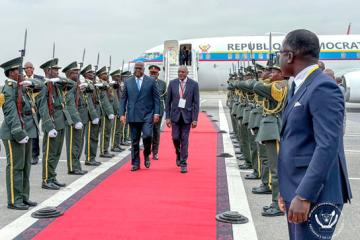Arrivée de Félix Tshisekedi à Luanda pour le sommet USA-Afrique. PHOTO cellcom présidence