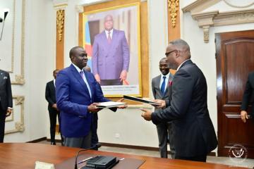 André Wameso et André Nyembwe, lors de la remise et reprise. Photo droits tiers