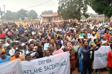 La population du territoire de Demba au Kasaï-Central dans une marche de dénonciation (jeudi 24 juillet 2025). Photo fda