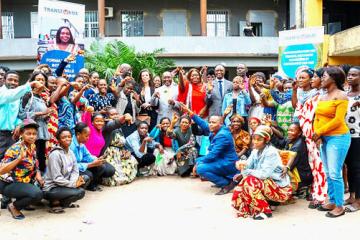 Le Projet TRANSFORME prouve que les femmes malentendantes souvent délaissées dans les projets de développement, peuvent réussir. Photo droits tiers