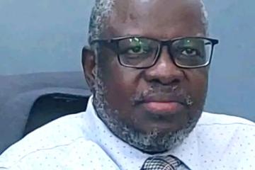 Le prof Matumweni (à gauche) doute de l'amour que vouerait  Donald Trump au Congo. 
