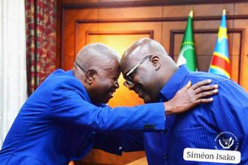 Muzito salue la signature, sous l'égide des États-Unis, d'un accord imposant le retrait des troupes rwandaises et des groupes armés du territoire congolais. Photo droits tiers