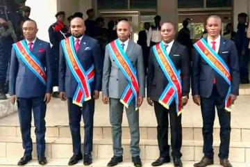 Une vue de cinq membres du bureau (déchu) de l'assemblée provinciale du Kasaï-Central. Photo droits tiers