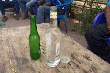 Une vue de débits de boissons alcoolisées à Mwene-Ditu. 