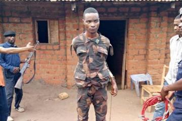 Muzembe wa Beya, un ancien militaire des FARDC devenu déserteur et chef présumé d'un réseau criminel. 