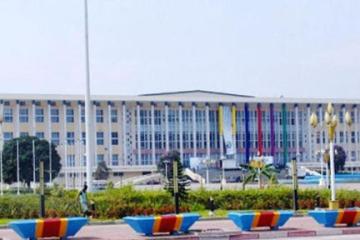 Le Palais du peuple, siège du Parlement.
