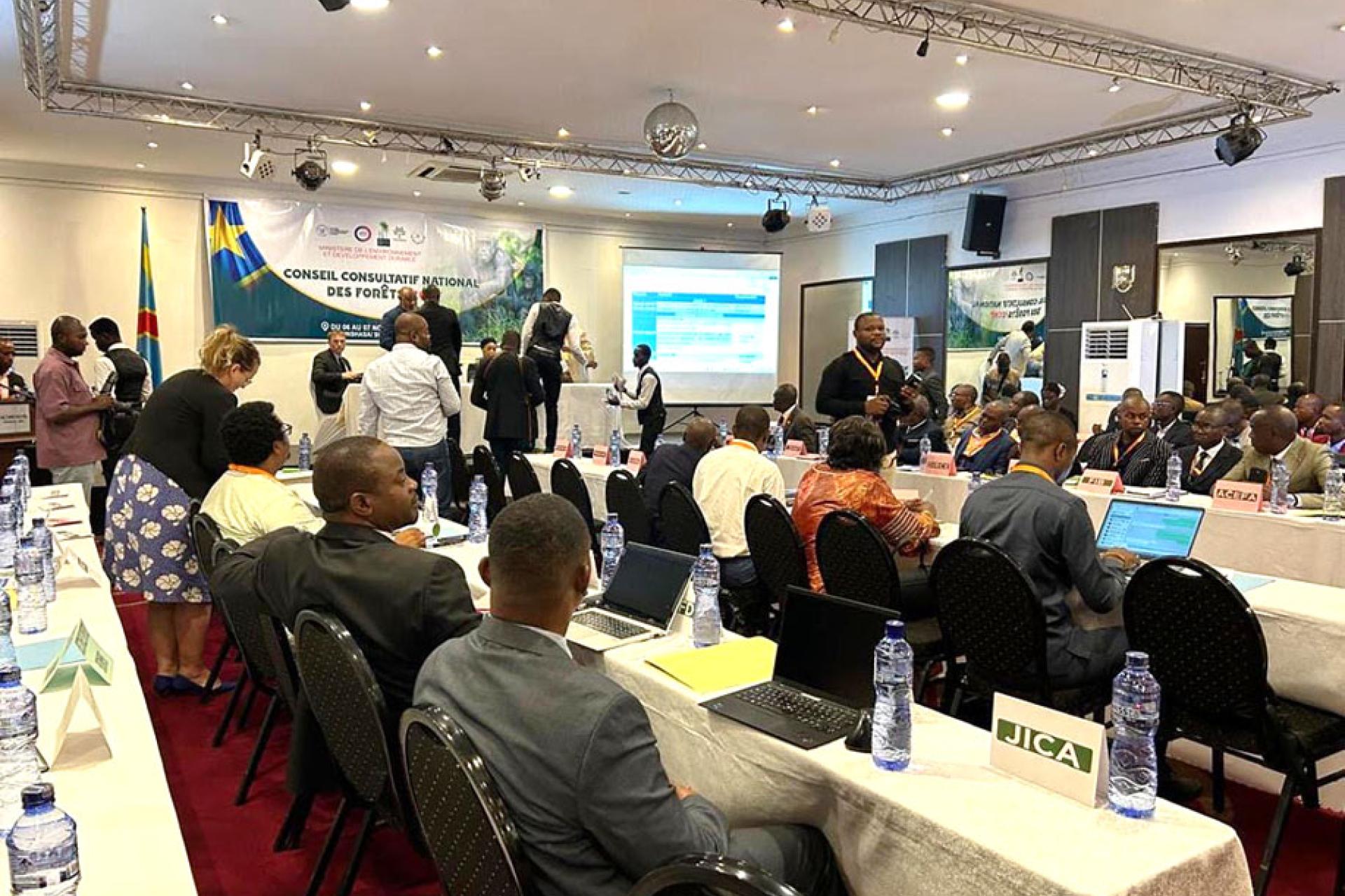 Vue-des-participants-a-la-6eme-session-du-Conseil-consultatif-national-des-forets.-Photo-droits-tiers.jpg