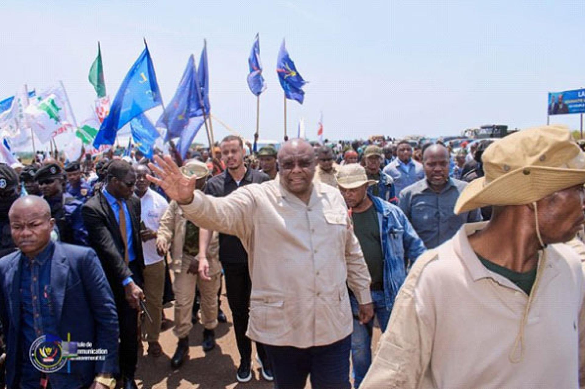 Jean Pierre Bemba accueilli à Isiro par la population. 