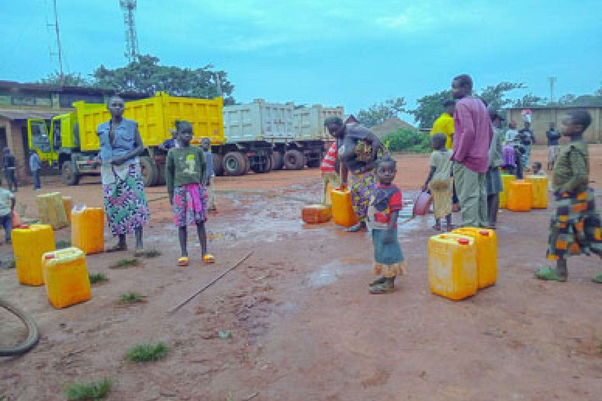 Un puit d'eau qui ravitaille la population de la mission Catholique de Masuika, dans le territoire de Luiza au Kasaï-Central 