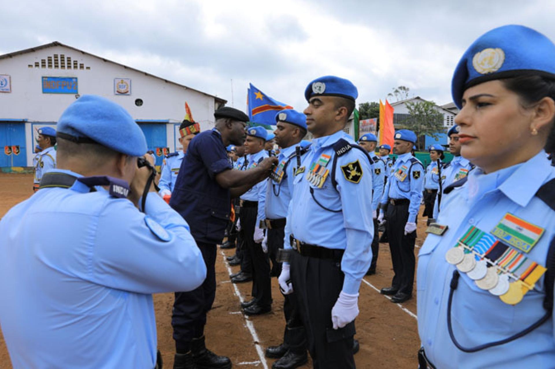 185 policiers