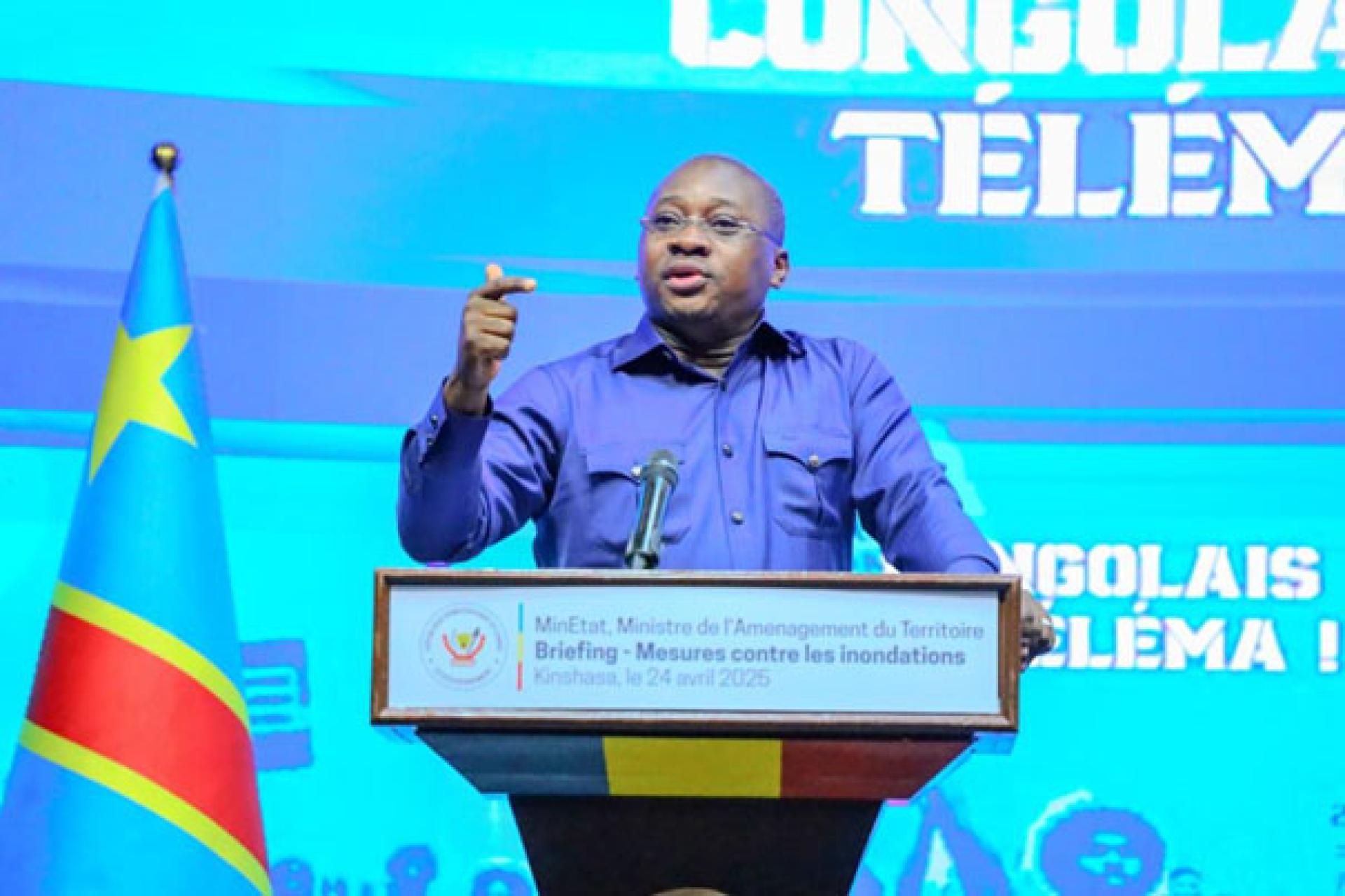 Le ministre d'Etat, ministre de l'Aménagement du territoire, Guy Loando Mboyo, lors du briefing presse d'hier jeudi 24 avril.