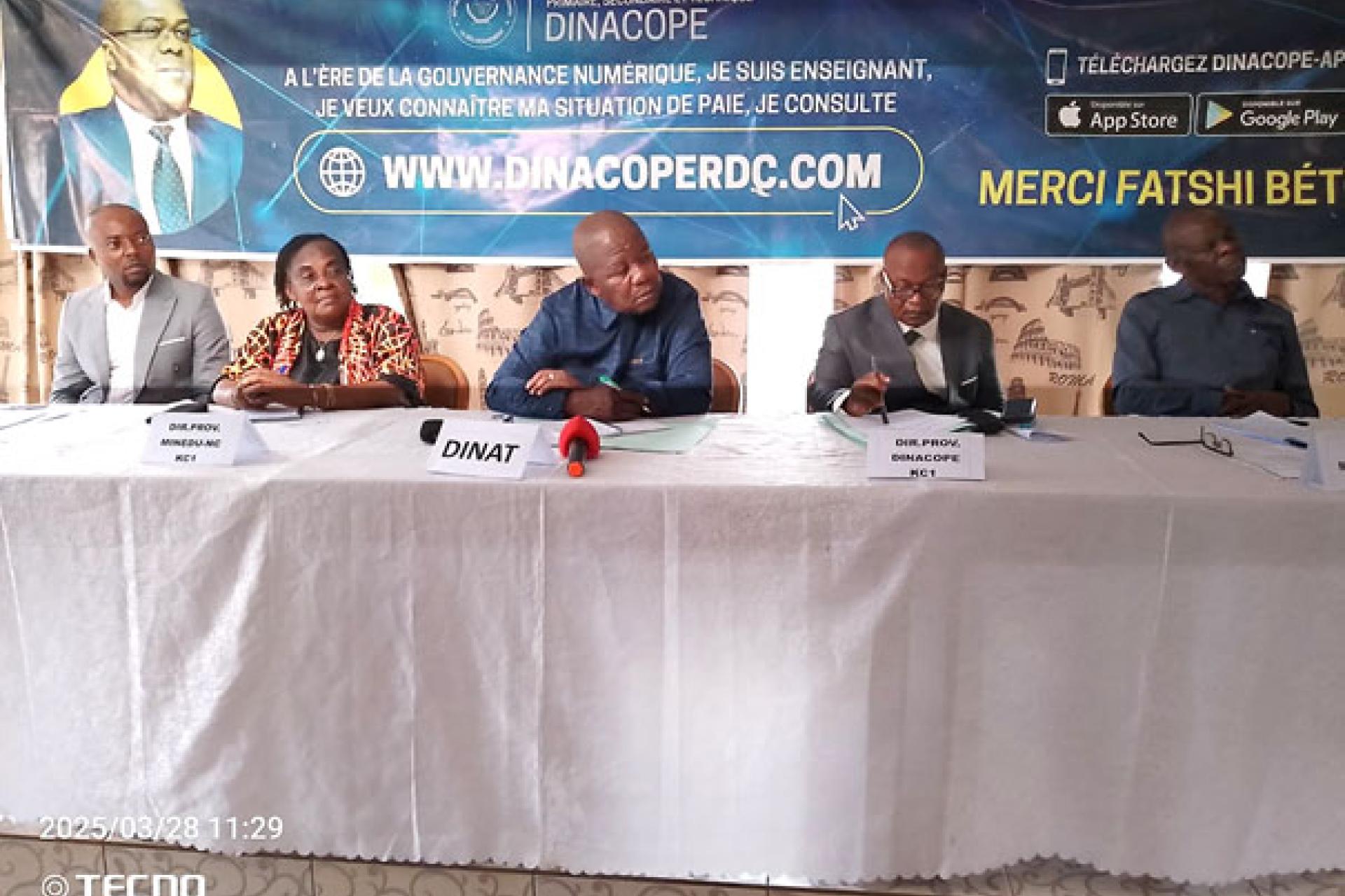 M.Mbaka Boniface, au centre, entouré de ses collaborateurs de DINACOPE Kongo central 1. Photo droits tiers