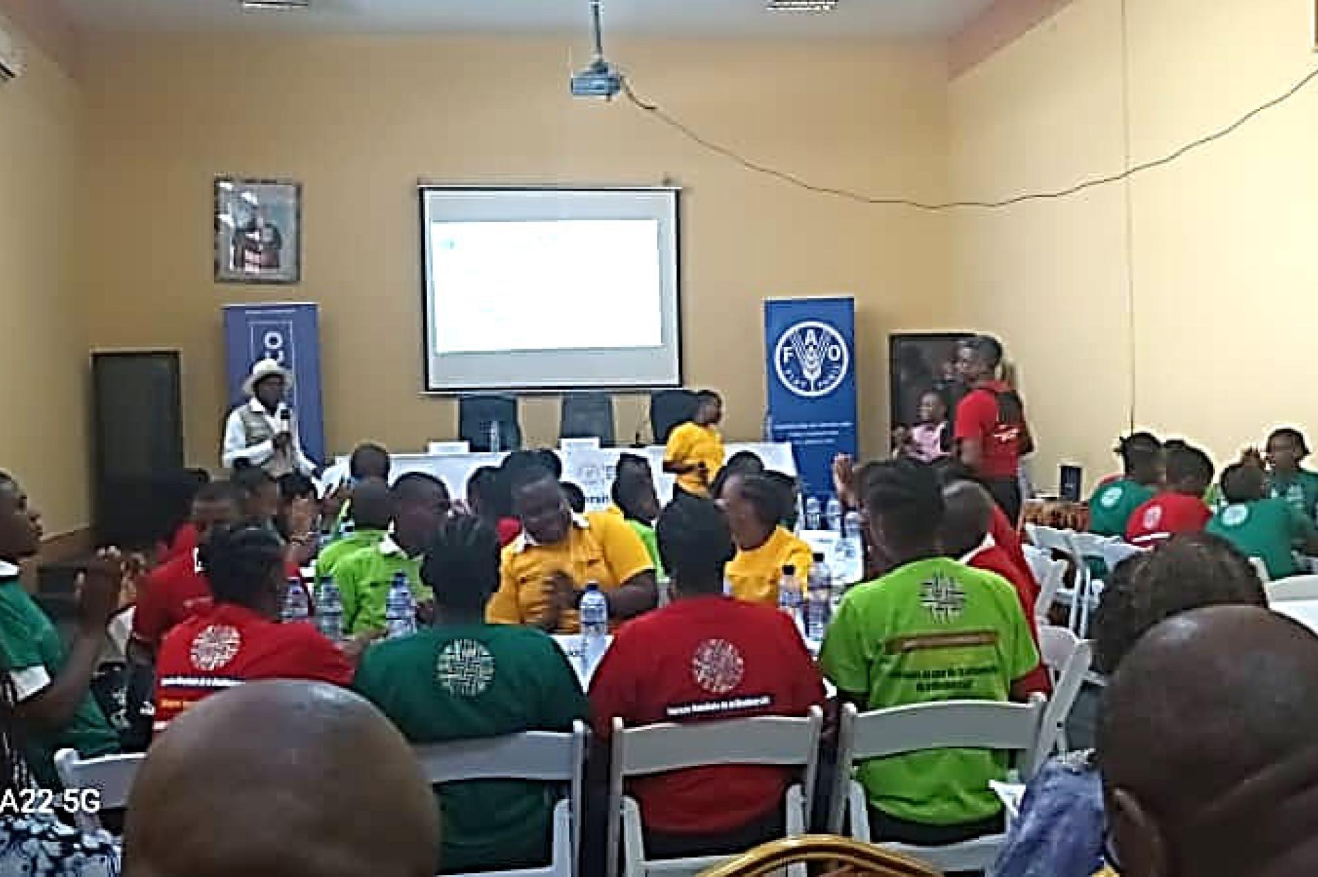 Vue des élèves de quelques écoles de Kinshasa lors de ma célébration de la Journée internationale de la biodiversité. Photo droits tiers