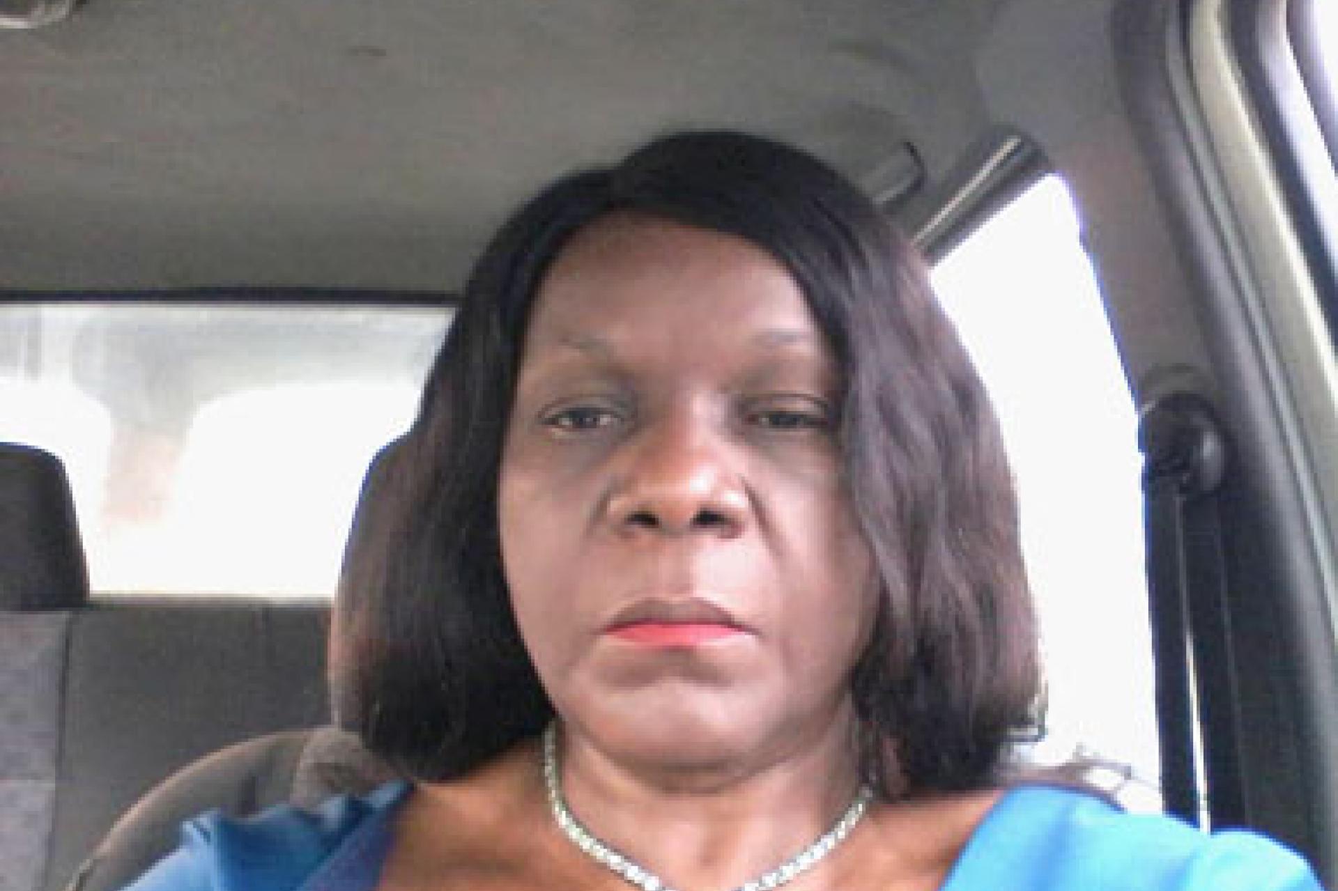 Députée honoraire, Mme Annie Salumu. 