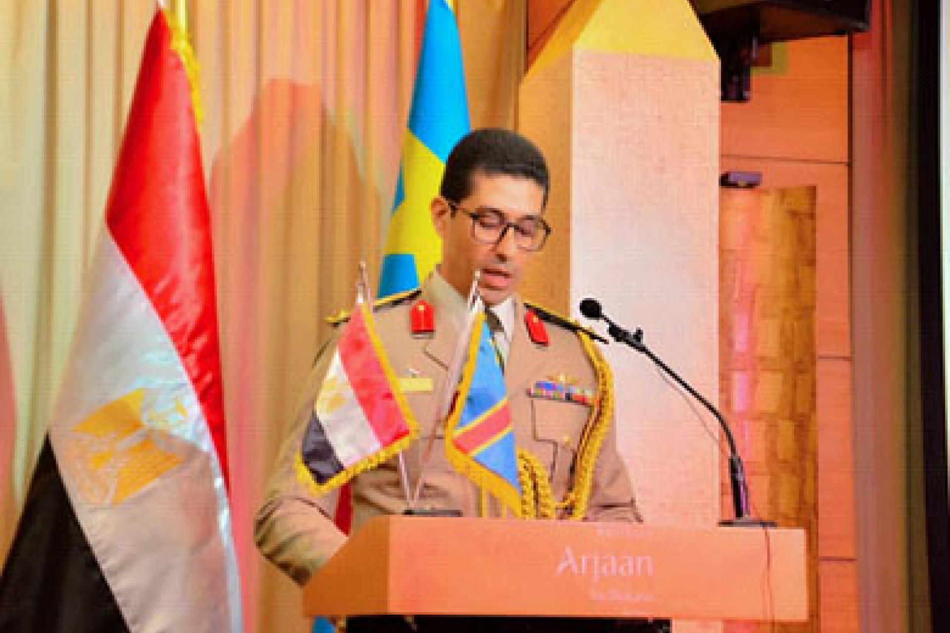 L'Attache de Défense de l'ambassade d'Egypte prononçant son discours. Photo droits tiers