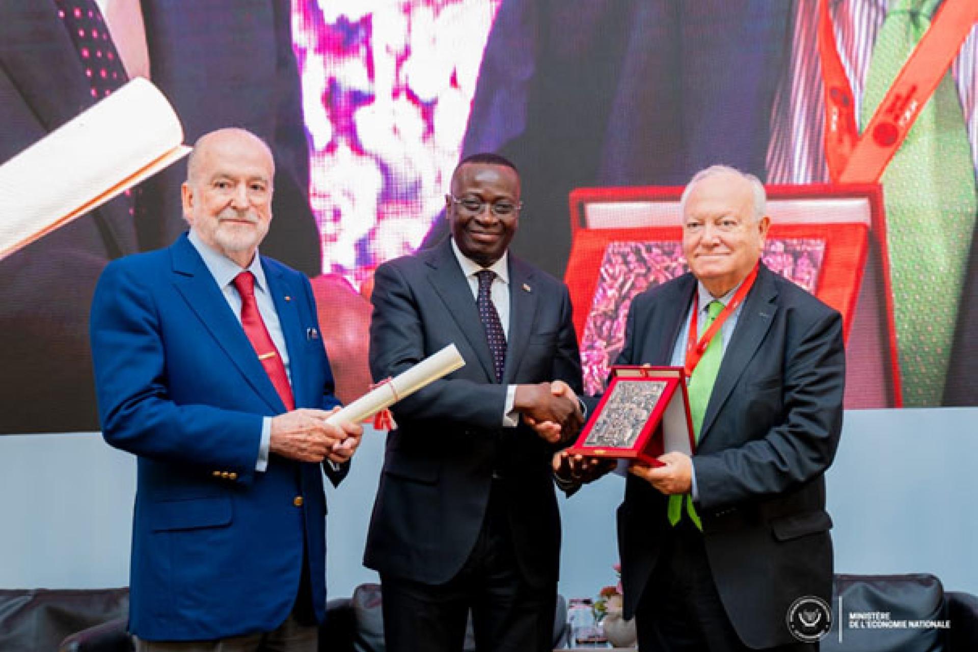 Le Vice-Premier Ministre, Daniel Mukoko Samba, a réaffirmé la volonté du gouvernement congolais d'accélérer le processus d'industrialisation du pays. 