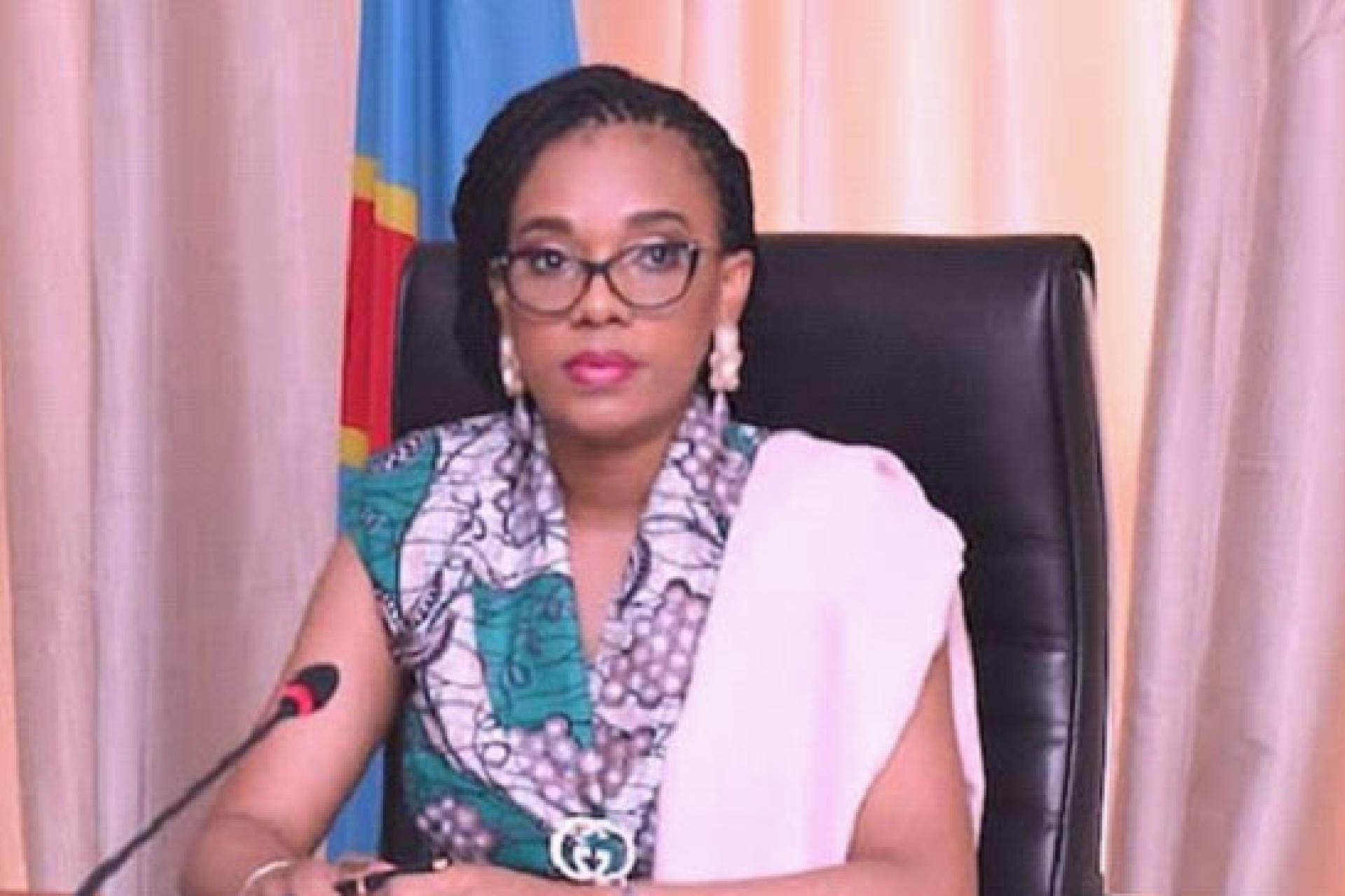 La ministre des Affaires foncières O'Neige N'sele).