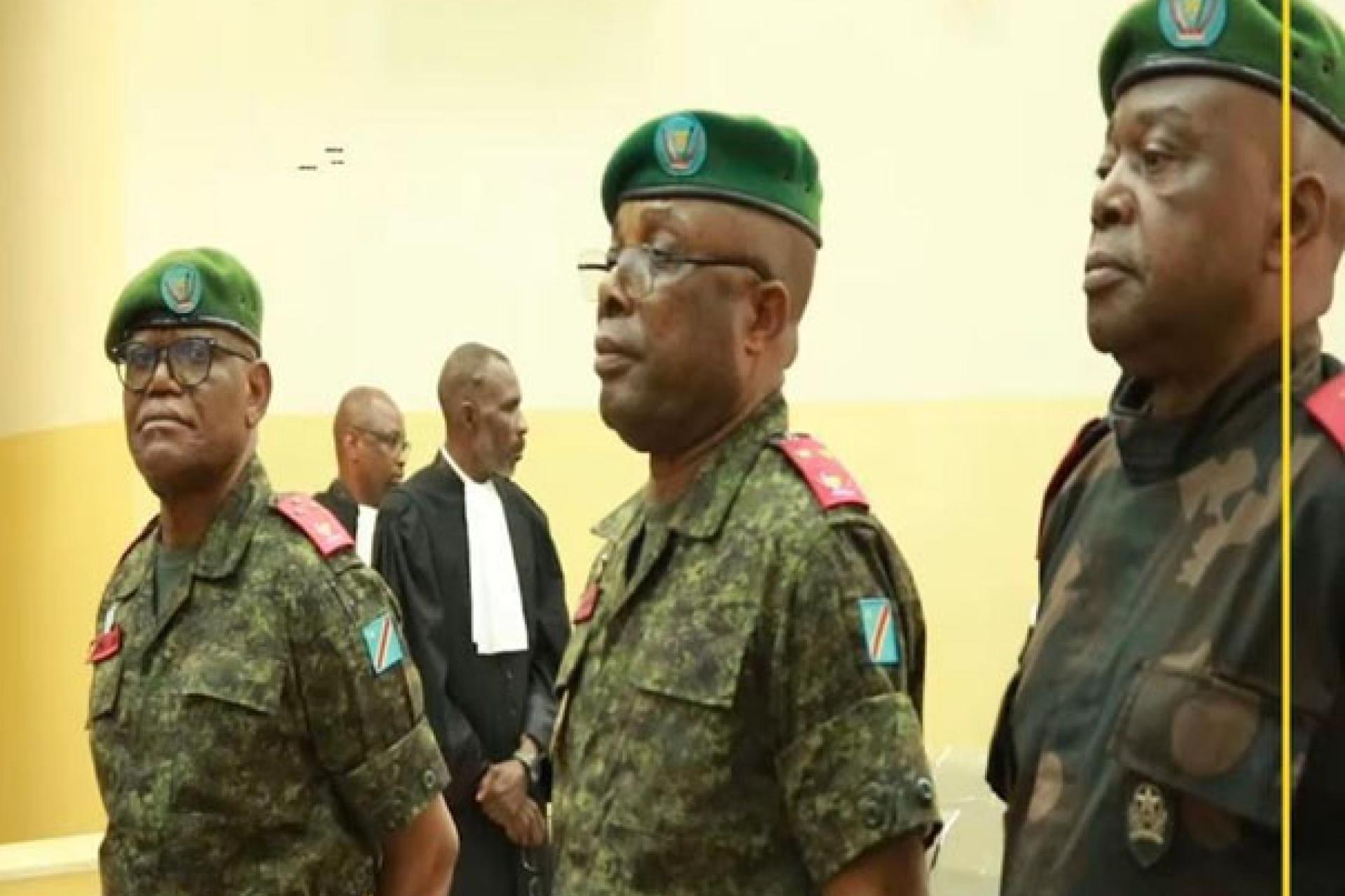 Officiers comparution