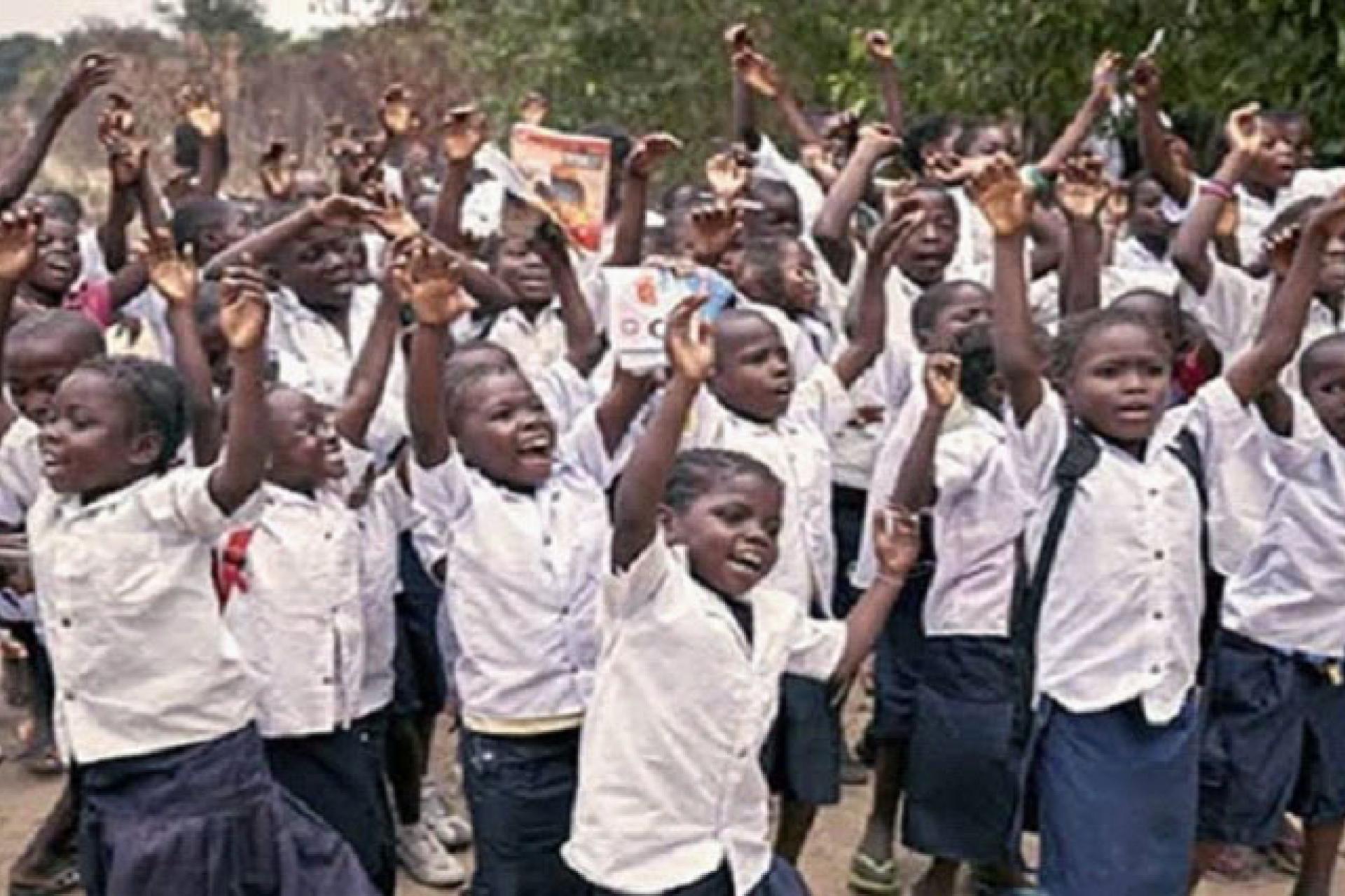 Plus de 820 millions