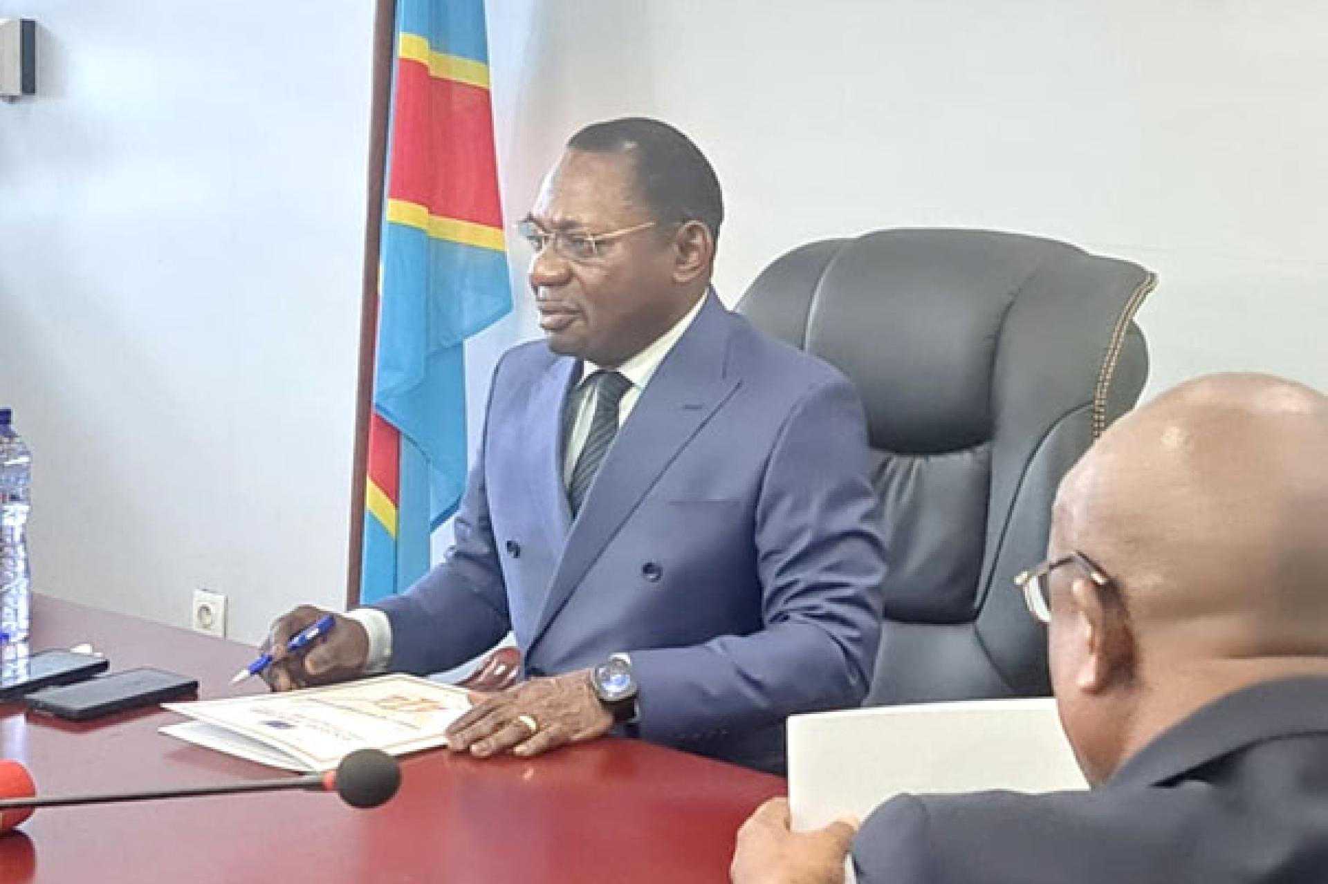 Firmin Mvonde donnant des instructions aux PGR,  aux chefs de parquets de Kinshasa. Photo droits tiers 