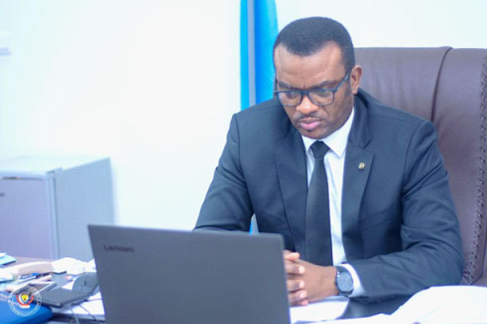 Le Vice-Premier ministre Jean-Pierre Lihau Ebua.  