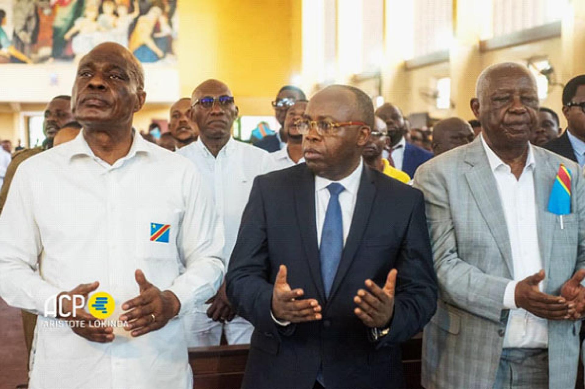 Martin Fayulu a participé hier lundi 16 février, à la messe commémorant le 34ème anniversaire de la marche des chrétiens, à la paroisse Saint-Joseph dans la commune de Kalamu, à Kinshasa.  Photo droits tiers