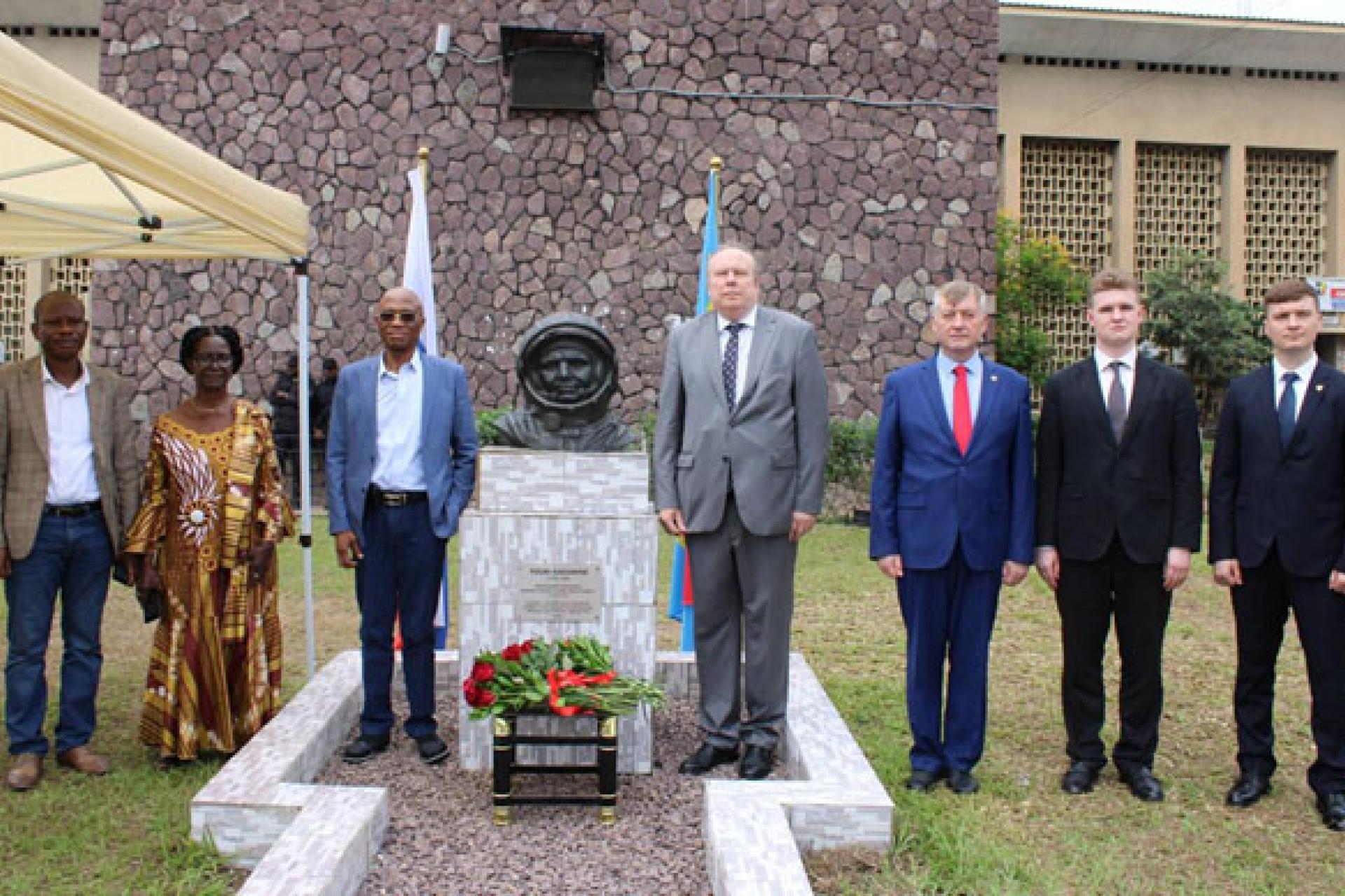 AmbaRussie et Recteur UNikin